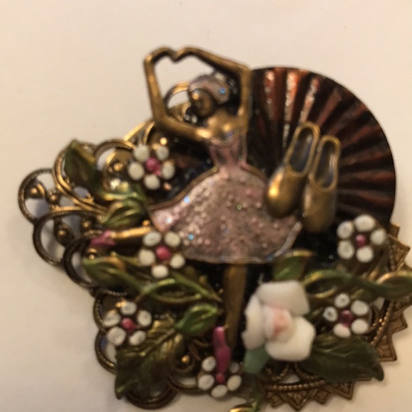 Ballerina Brooch - pin - beautiful ballerina - Picture 3 of 6